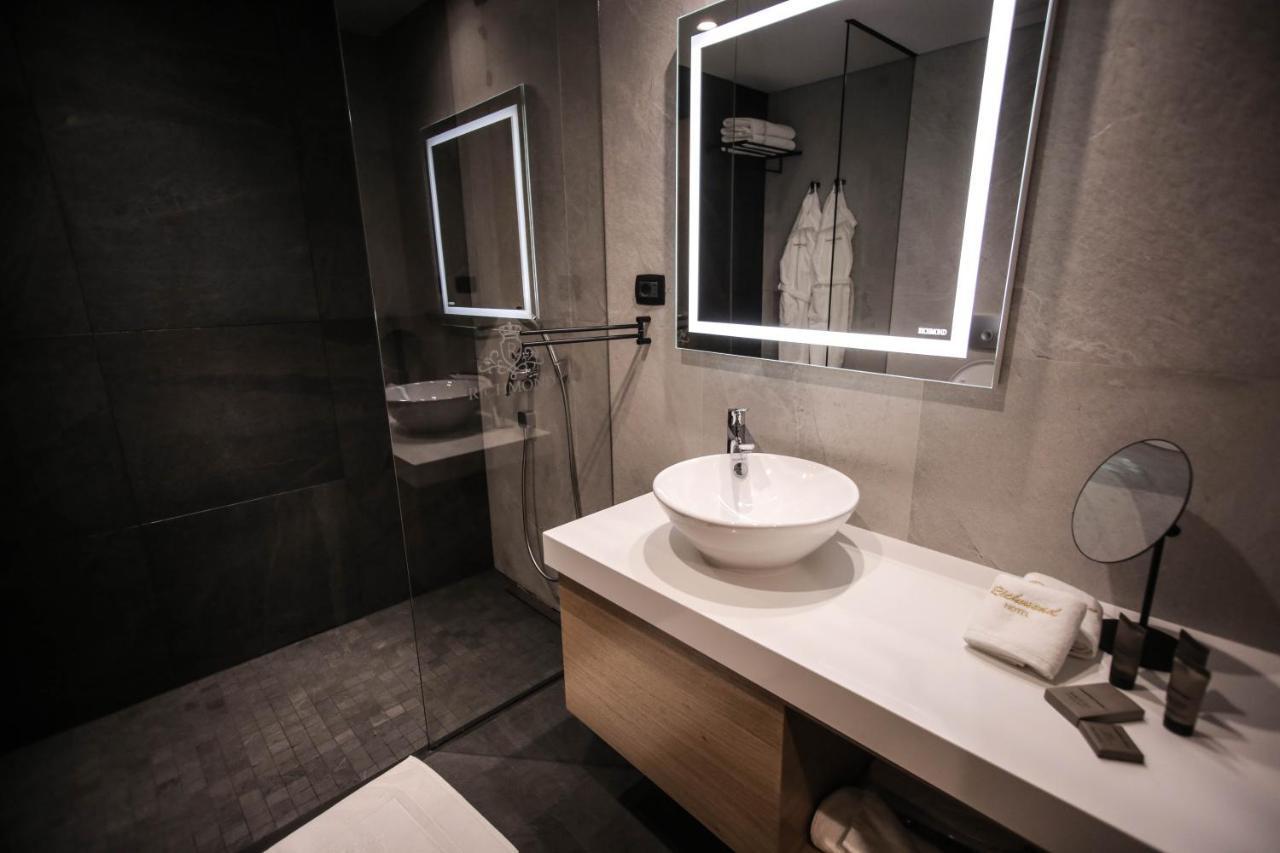 Richmond Hotel Корча Екстер'єр фото