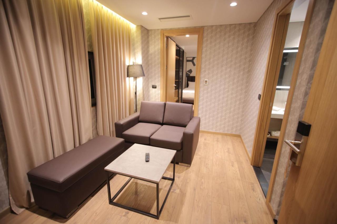 Richmond Hotel Корча Екстер'єр фото